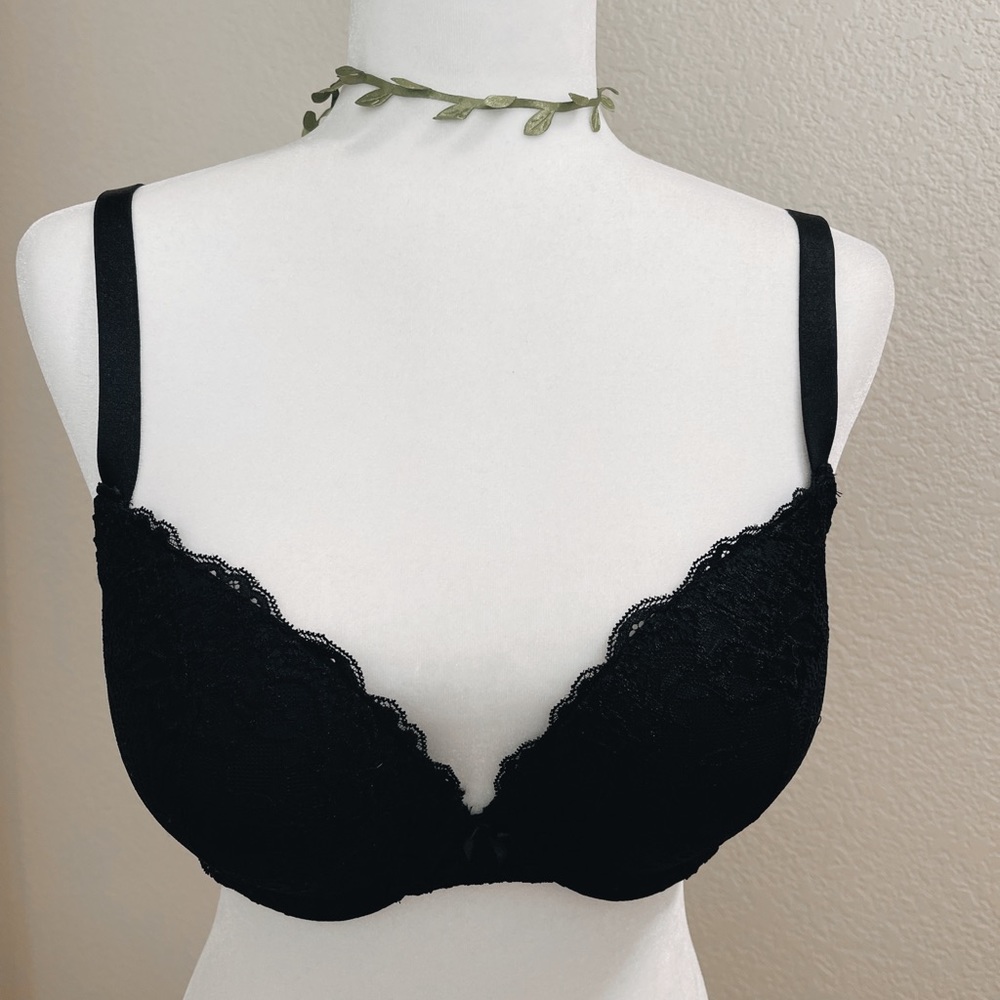 NWT Black Lace bra size 38C